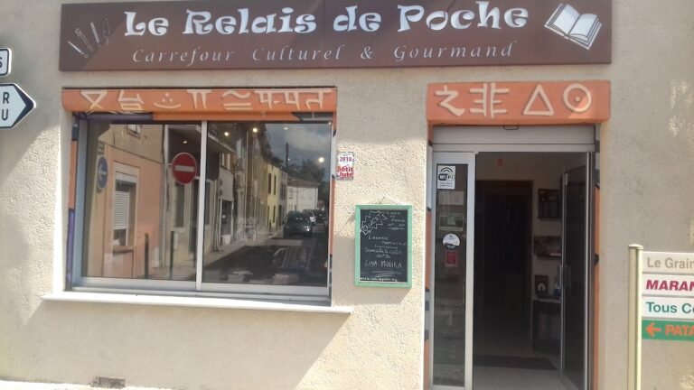 relais poche facade 768x432